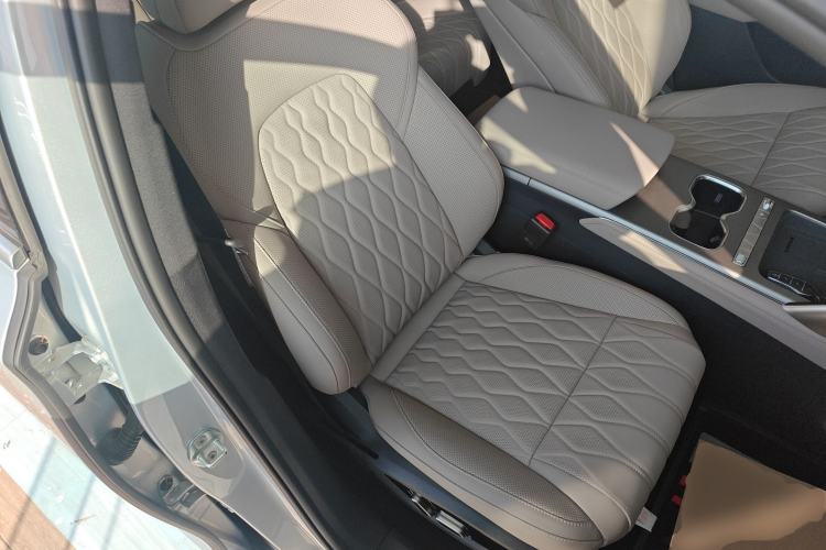 Used BYD Tang New Energy 2025 Model Smart Drive Version DM-i 175KM Deluxe Version Right Front Seat