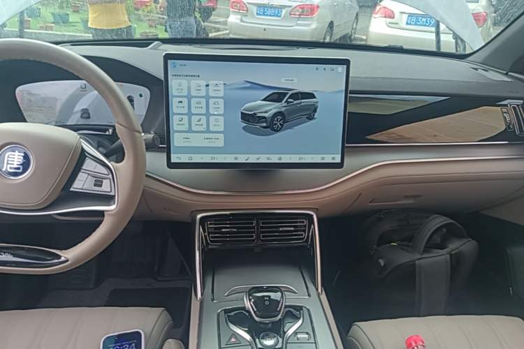 Used BYD Tang New Energy 2025 DM-i 115KM Flagship Model Audio And AC Panel