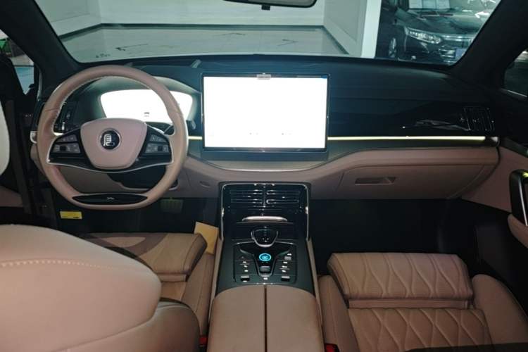 Used BYD Tang New Energy 2025 DM-i 115KM Flagship Model Audio And AC Panel