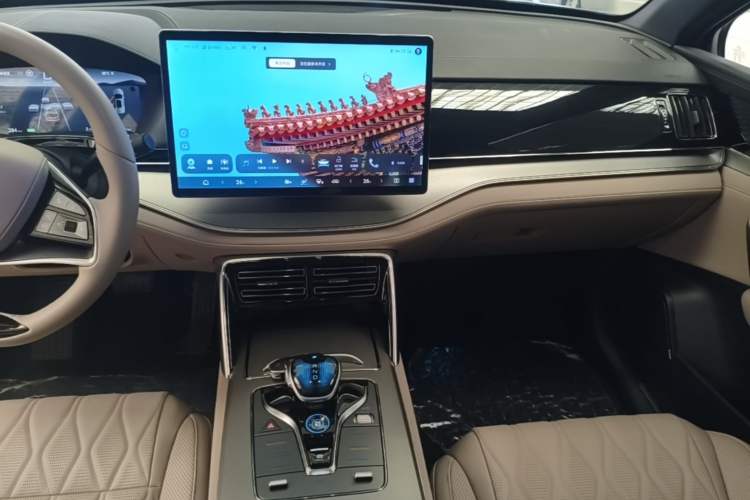 Used BYD Tang New Energy 2025 DM-i 115KM Prestige Model Audio And AC Panel