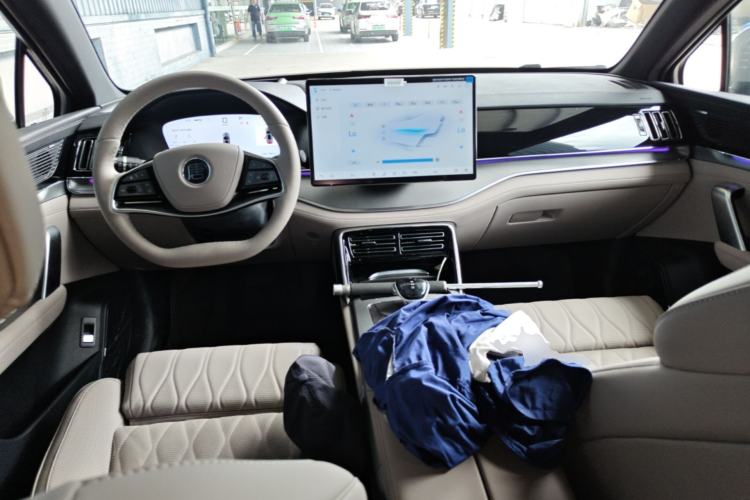 Used BYD Tang New Energy 2025 Intelligent Driving Version DM-i 115KM Flagship Edition Center Console