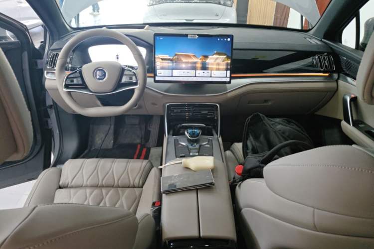 Used BYD Tang New Energy 2025 Intelligent Driving Version DM-i 115KM Flagship Edition Center Console