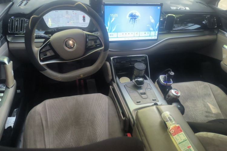 Used BYD Tang New Energy 2025 Intelligent Driving Version DM-i 115KM Prestige Edition Center Console