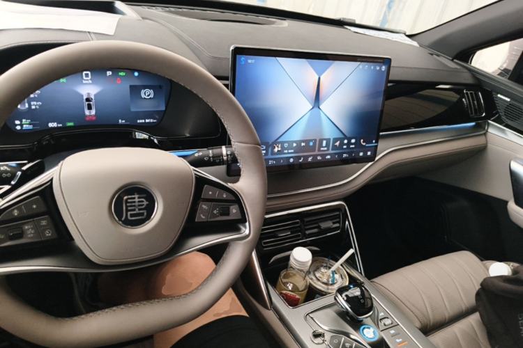 Used BYD Tang New Energy 2025 Intelligent Driving Version DM-i 115KM Flagship Edition Center Console