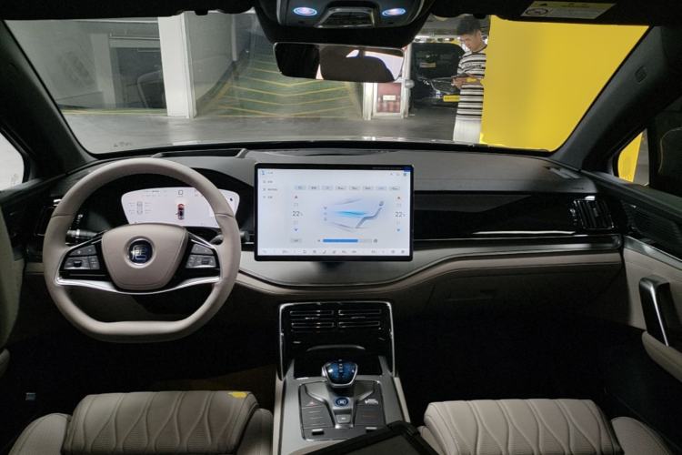 Used BYD Tang New Energy 2025 Intelligent Driving Version DM-i 115KM Flagship Edition Center Console