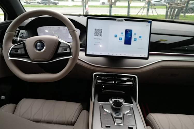 Used BYD Tang New Energy 2025 Intelligent Driving Version DM-i 115KM Flagship Edition Center Console