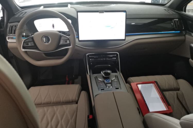 Used BYD Tang New Energy 2025 Intelligent Driving Version DM-i 115KM Flagship Edition Center Console