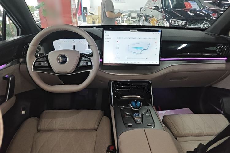 Used BYD Tang New Energy 2025 Intelligent Driving Version DM-i 115KM Flagship Edition Center Console