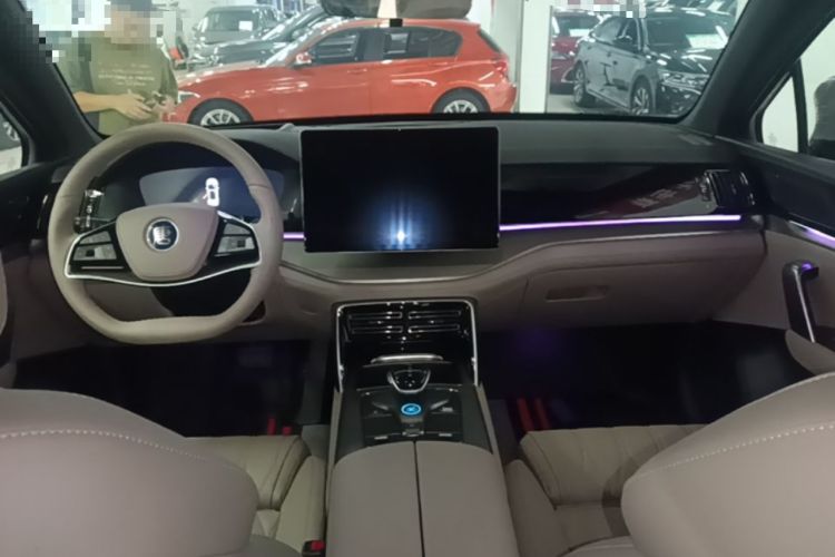 Used BYD Tang New Energy 2025 Intelligent Driving Version DM-i 115KM Flagship Edition Center Console