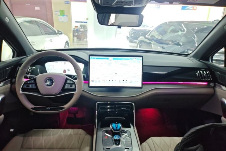Used BYD Tang New Energy 2025 DM-i 115KM Prestige Model Center Console