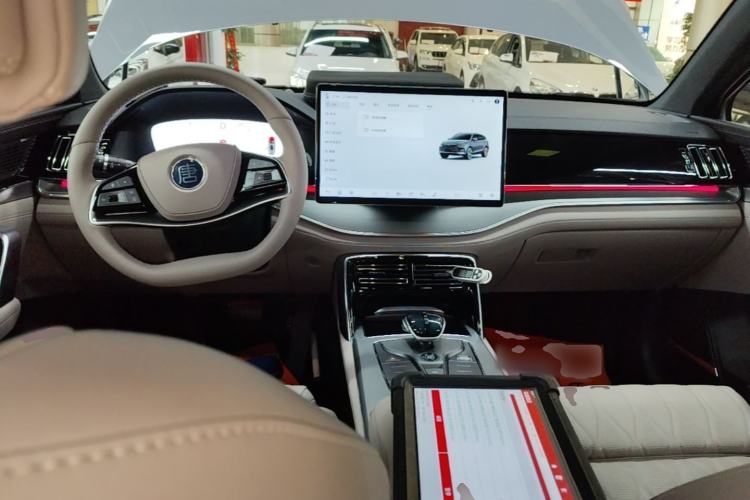 Used BYD Tang New Energy 2025 Intelligent Driving Version DM-i 115KM Flagship Edition Center Console