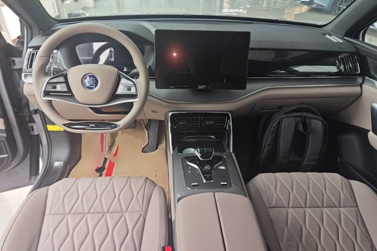 Used BYD Tang New Energy 2025 DM-i 115KM Prestige Model Center Console