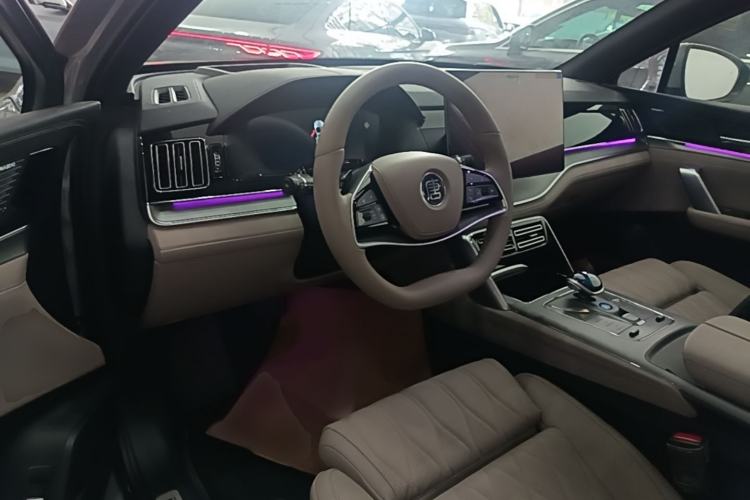 Used BYD Tang New Energy 2025 Intelligent Driving Version DM-i 115KM Flagship Edition Center Console