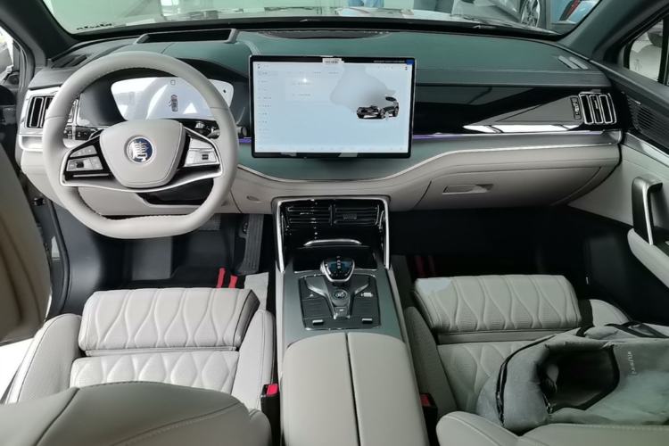 Used BYD Tang New Energy 2025 Intelligent Driving Version DM-i 115KM Flagship Edition Center Console