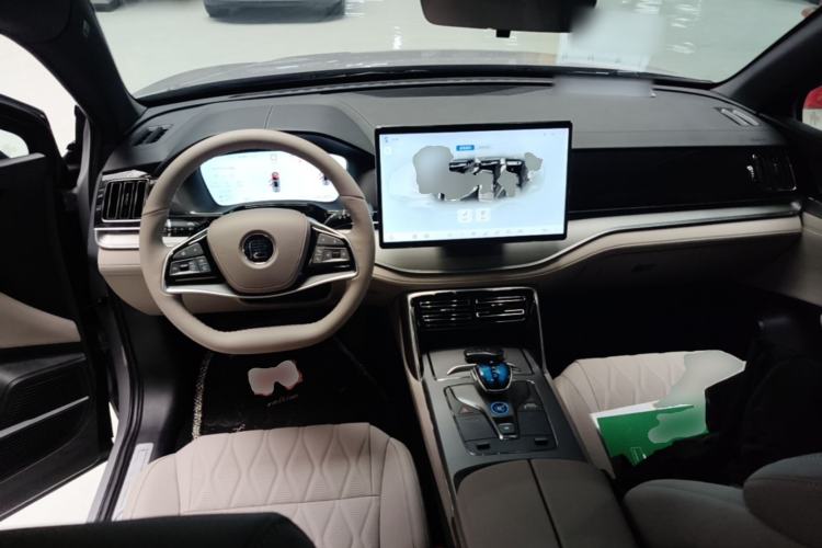 Used BYD Tang New Energy 2025 Intelligent Driving Version DM-i 115KM Prestige Edition Center Console