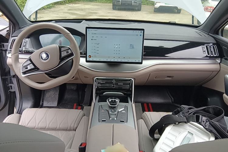 Used BYD Tang New Energy 2025 Intelligent Driving Version DM-i 115KM Flagship Edition Center Console