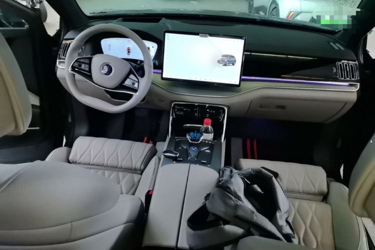 Used BYD Tang New Energy 2025 Intelligent Driving Version DM-i 115KM Flagship Edition Center Console