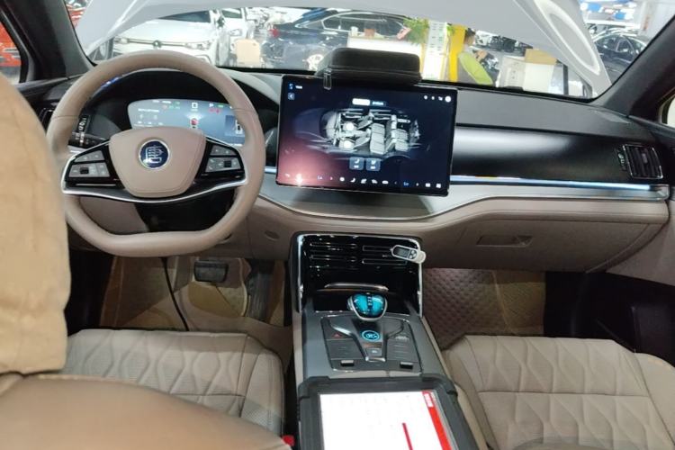 Used BYD Tang New Energy 2025 Intelligent Driving Version DM-i 115KM Prestige Edition Center Console