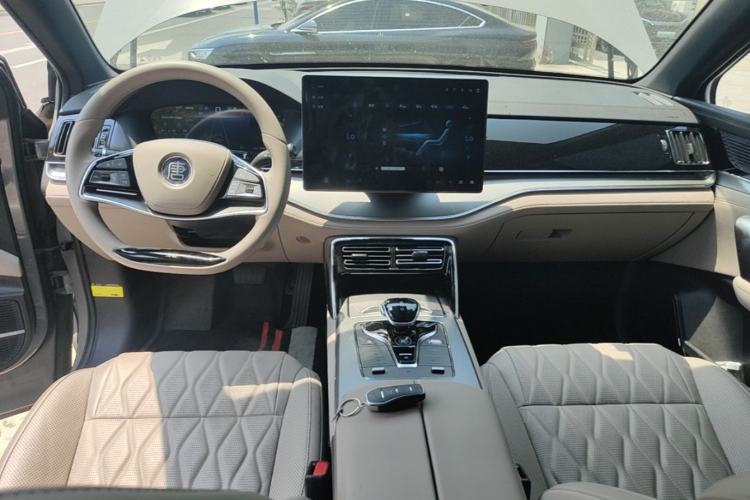 Used BYD Tang New Energy 2025 DM-i 115KM Prestige Model Center Console