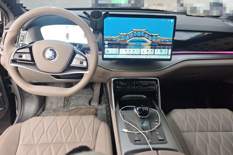 Used BYD Tang New Energy 2025 Intelligent Driving Version DM-i 115KM Prestige Edition Center Console
