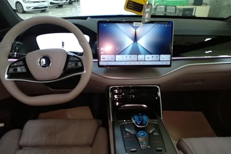Used BYD Tang New Energy 2025 Intelligent Driving Version DM-i 115KM Flagship Edition Center Console