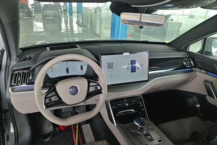 Used BYD Tang New Energy 2025 Intelligent Driving Version DM-i 115KM Flagship Edition Center Console