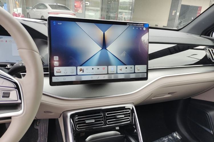 Used BYD Tang New Energy 2025 Intelligent Driving Version DM-i 115KM Flagship Edition Center Console