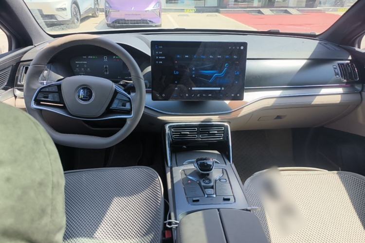 Used BYD Tang New Energy 2025 Intelligent Driving Version DM-i 115KM Prestige Edition Center Console