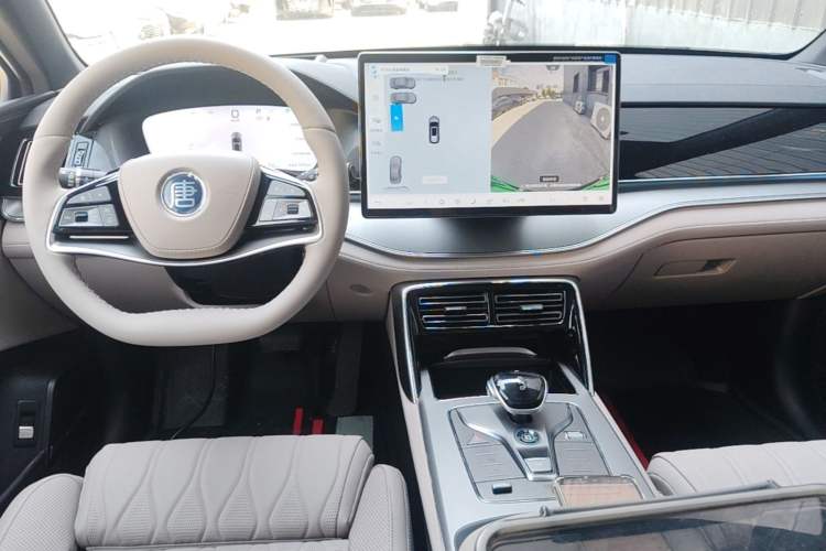 Used BYD Tang New Energy 2025 Intelligent Driving Version DM-i 115KM Flagship Edition Center Console