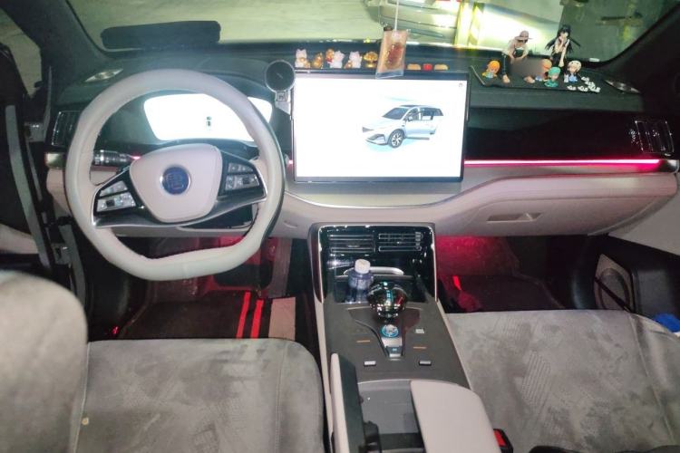 Used BYD Tang New Energy 2025 Intelligent Driving Version DM-i 115KM Prestige Edition Center Console