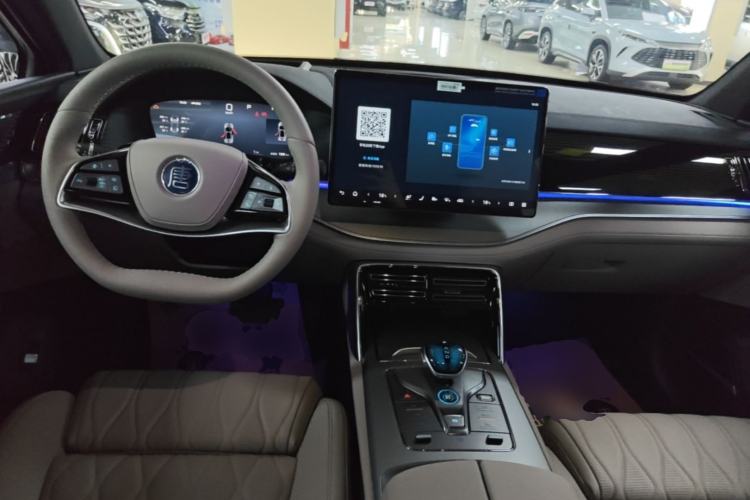 Used BYD Tang New Energy 2025 Intelligent Driving Version DM-i 115KM Flagship Edition Center Console