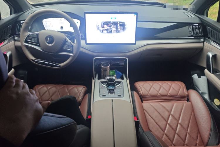 Used BYD Tang New Energy 2025 DM-i 115KM Prestige Model Center Console