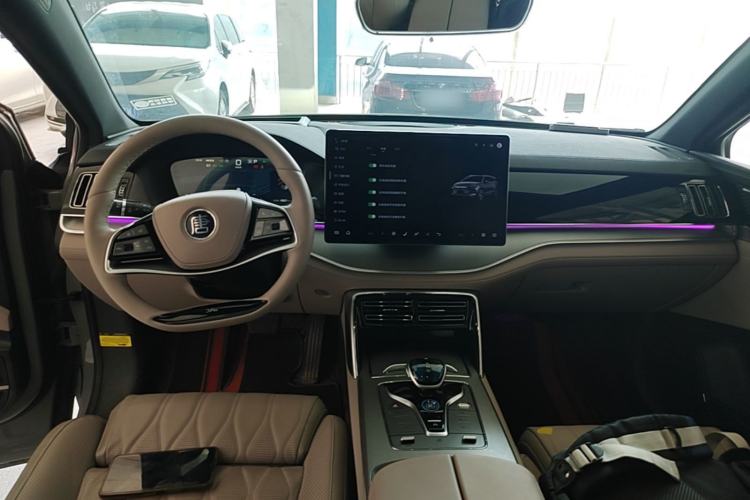 Used BYD Tang New Energy 2025 DM-i 115KM Cloud Ride Flagship Model Center Console