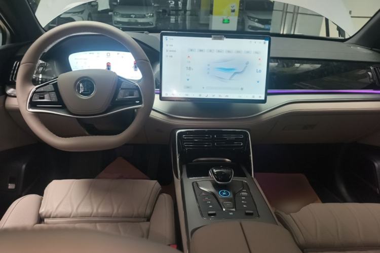 Used BYD Tang New Energy 2025 Intelligent Driving Version DM-i 115KM Flagship Edition Center Console