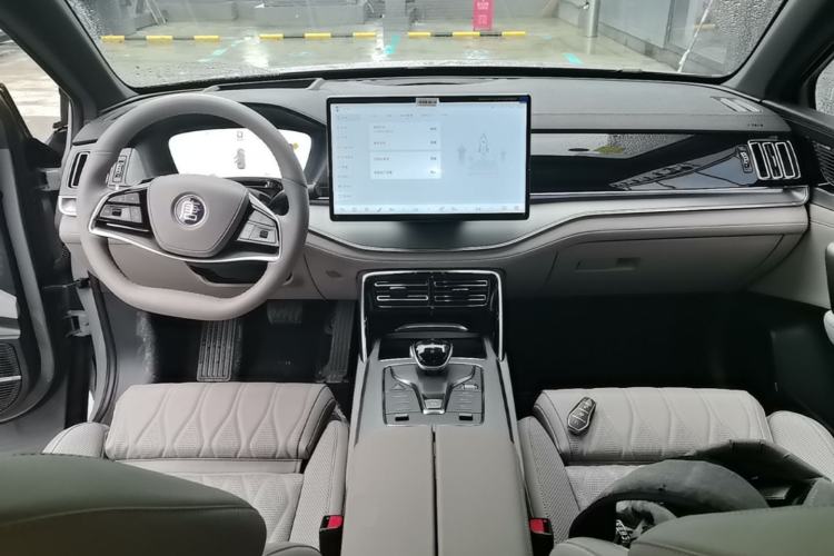 Used BYD Tang New Energy 2025 Intelligent Driving Version DM-i 115KM Flagship Edition Center Console
