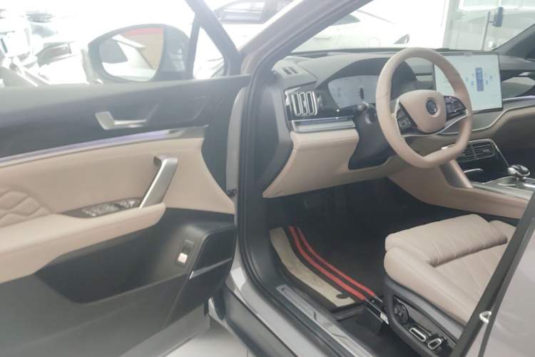Used BYD Tang New Energy 2025 Intelligent Driving Version DM-i 115KM Flagship Edition Driver Seat