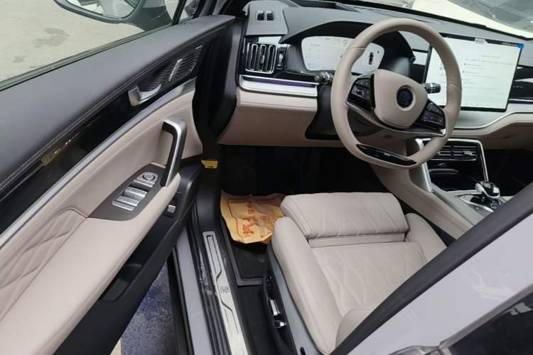 Used BYD Tang New Energy 2025 DM-i 115KM Cloud Ride Flagship Model Driver Seat