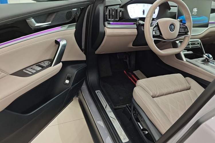 Used BYD Tang New Energy 2025 Intelligent Driving Version DM-i 115KM Flagship Edition Driver Seat