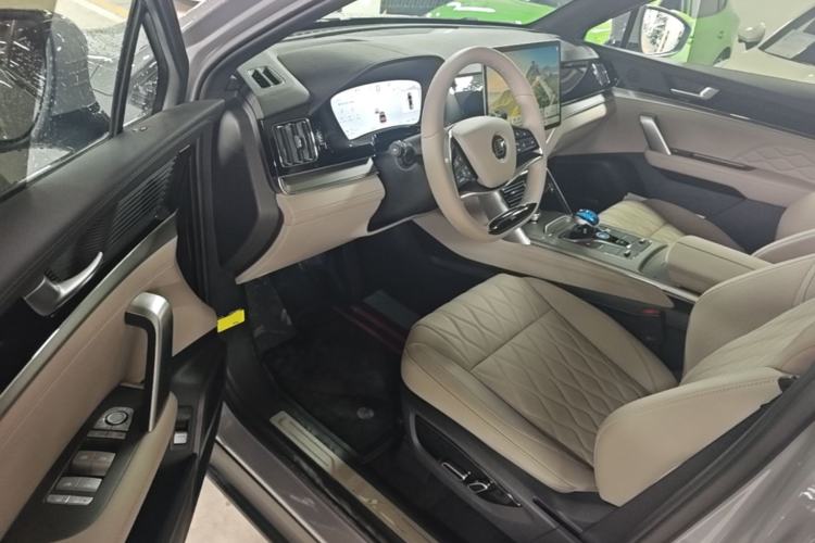 Used BYD Tang New Energy 2025 DM-i 115KM Prestige Model Driver Seat