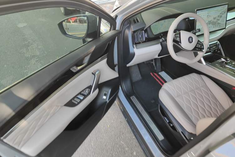 Used BYD Tang New Energy 2025 Intelligent Driving Version DM-i 115KM Prestige Edition Driver Seat