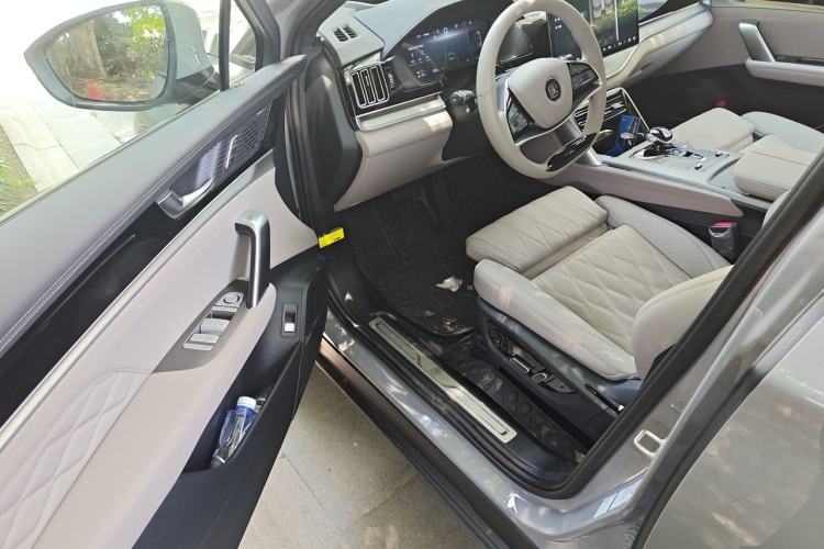 Used BYD Tang New Energy 2025 DM-i 115KM Cloud Ride Flagship Model Driver Seat