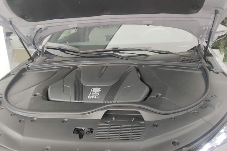 Used BYD Tang New Energy 2025 Intelligent Driving Version DM-i 115KM Flagship Edition Engine Bay