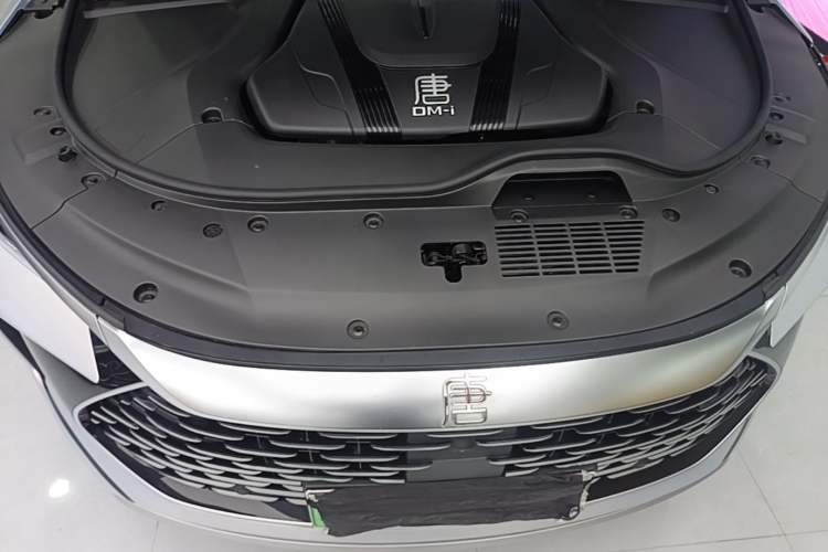 Used BYD Tang New Energy 2025 Model Smart Drive Version DM-i 175KM Prestige Version Engine Bay
