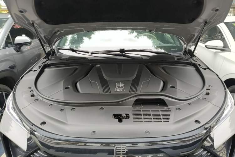 Used BYD Tang New Energy 2025 DM-i 115KM Cloud Ride Flagship Model Engine Bay