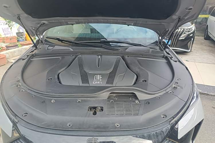 Used BYD Tang New Energy 2025 DM-i 115KM Flagship Model Engine Bay
