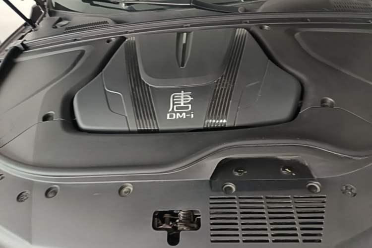 Used BYD Tang New Energy 2025 Intelligent Driving Version DM-i 115KM Flagship Edition Engine Bay