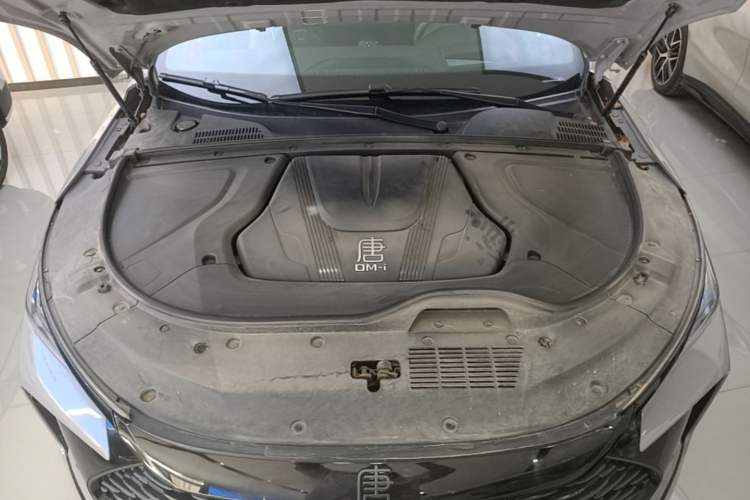Used BYD Tang New Energy 2025 DM-i 115KM Cloud Ride Flagship Model Engine Bay