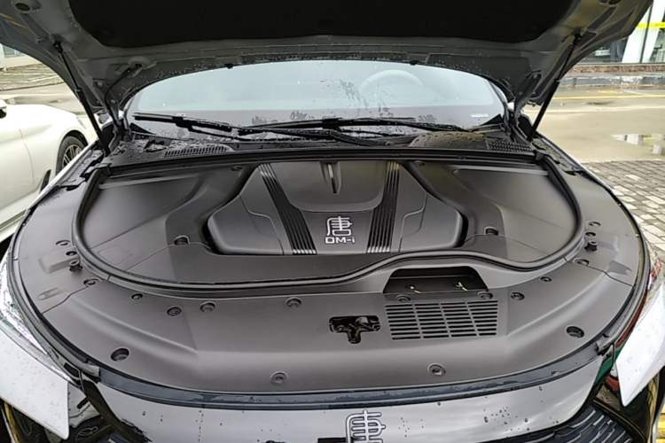 Used BYD Tang New Energy 2025 Intelligent Driving Version DM-i 115KM Flagship Edition Engine Bay