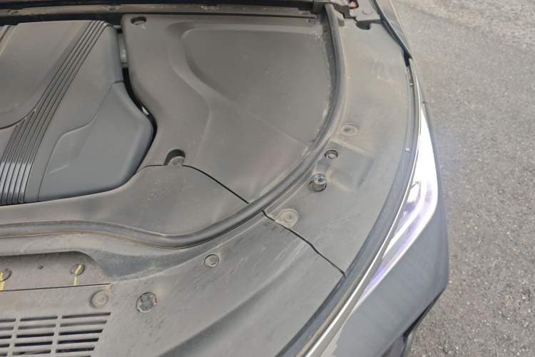 Used BYD Tang New Energy 2025 DM-i 115KM Prestige Model Engine Bay Left
