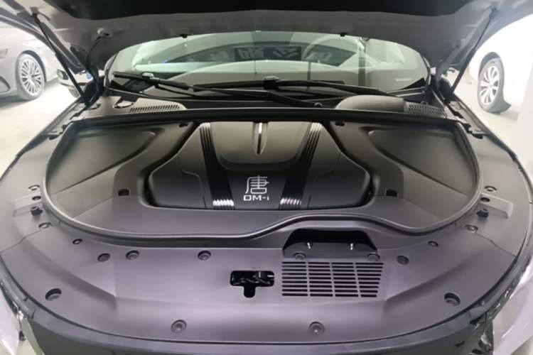 Used BYD Tang New Energy 2025 Intelligent Driving Version DM-i 115KM Flagship Edition Engine Bay